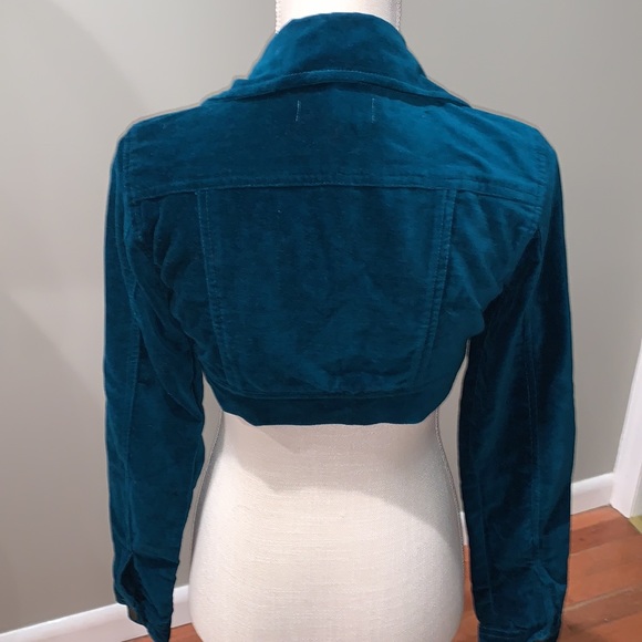 Plugg Woman’s Crop Blazer/Jacket - Picture 4 of 6